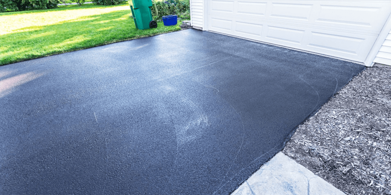 Asphalt Sealcoating